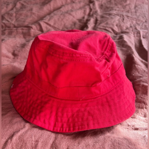 Aritzia TNA Red Bucket Hat | 100% Cotton | S M | New Without Tags - Picture 4 of 5